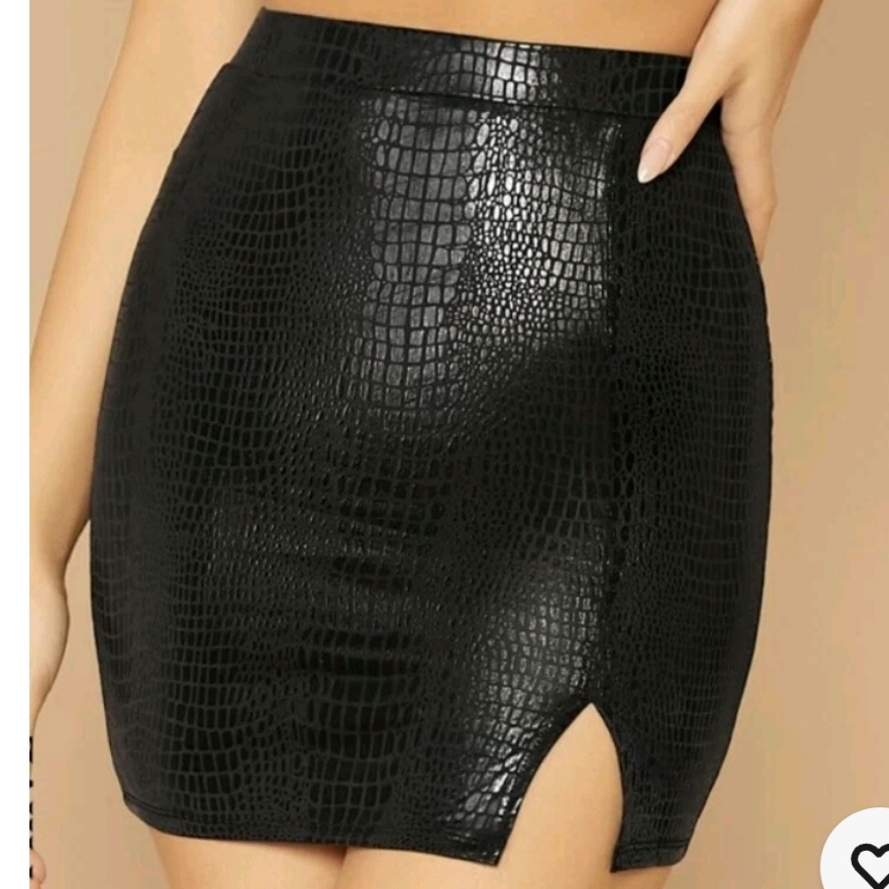 SHEIN Privé Faux Crocodile Leather Mini Skirt- Size Med